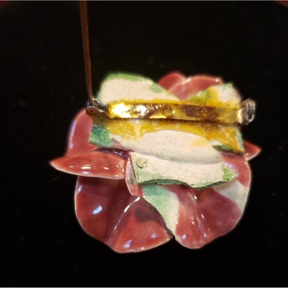 Vintage Unsigned Ceramic Rose Flower Brooch Pin Opening Petals Of Soft Red Rose - Picture 10 of 10